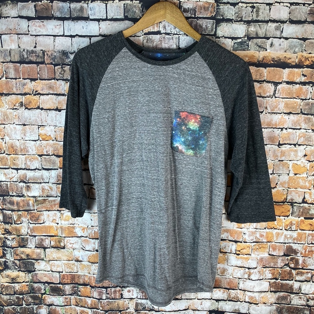 On the Byas Raglan Tee - Picture 1 of 5
